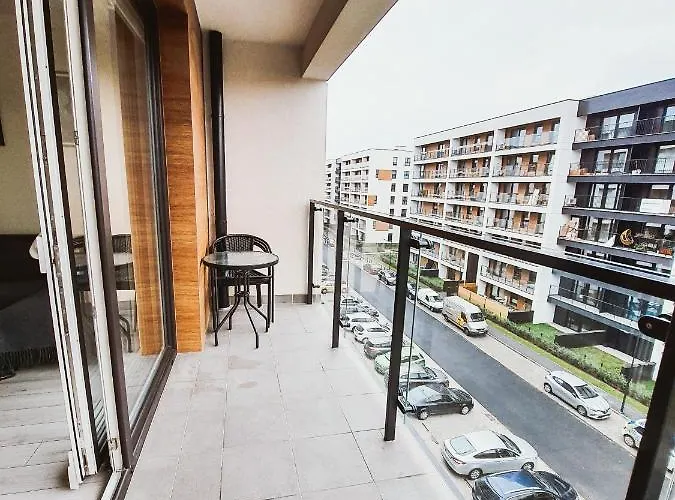 Arena בית אירוח